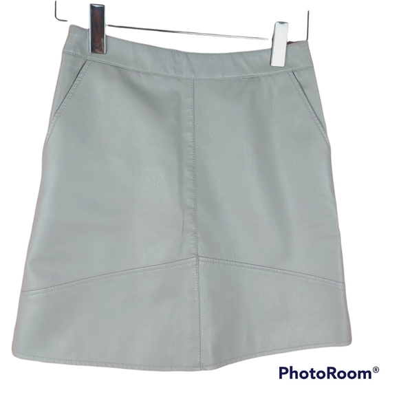 Vero MODA faux leather vegan gray skirt size small - Picture 1 of 8
